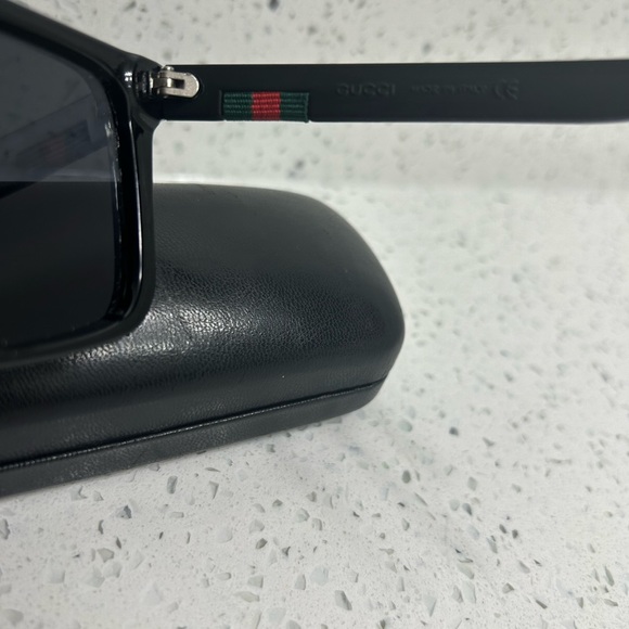 Men’s Gucci Sunglasses SOLD 🕶️ - Picture 4 of 5